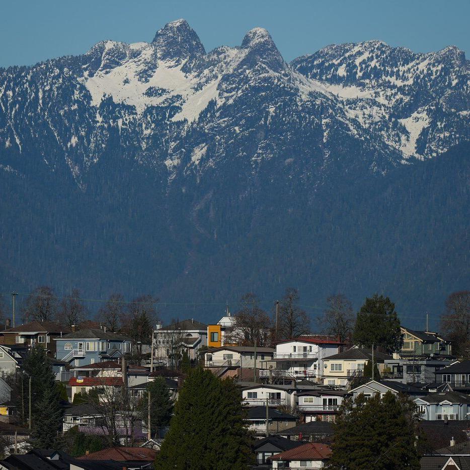 Warning over hiking apps after 'virtually identical' rescues on Vancouver North Shore